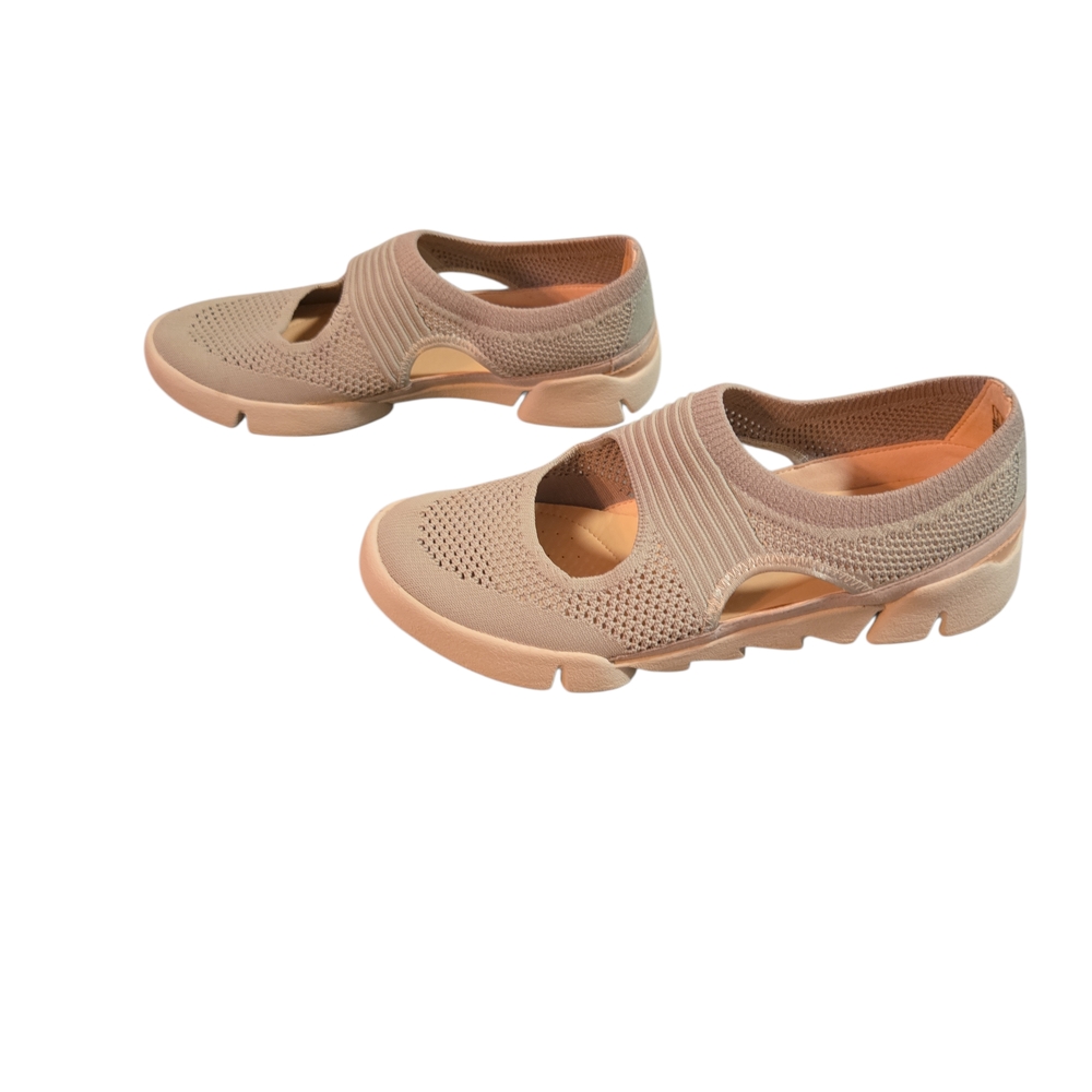 Clarks Trigenic Mary Jane Flats — Women’s Size US 8.5